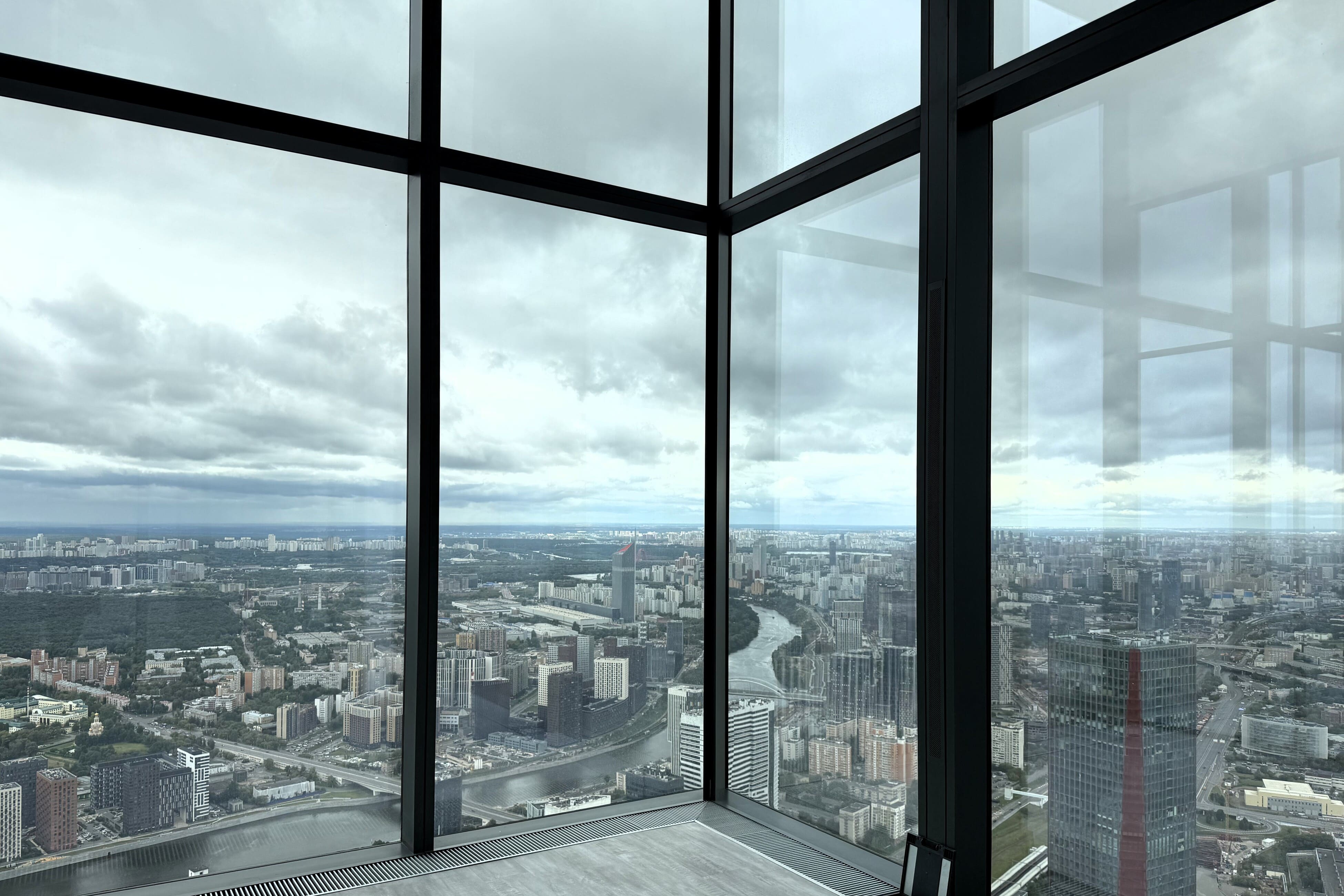 Коммерческое помещение на 77 этаже Neva Towers